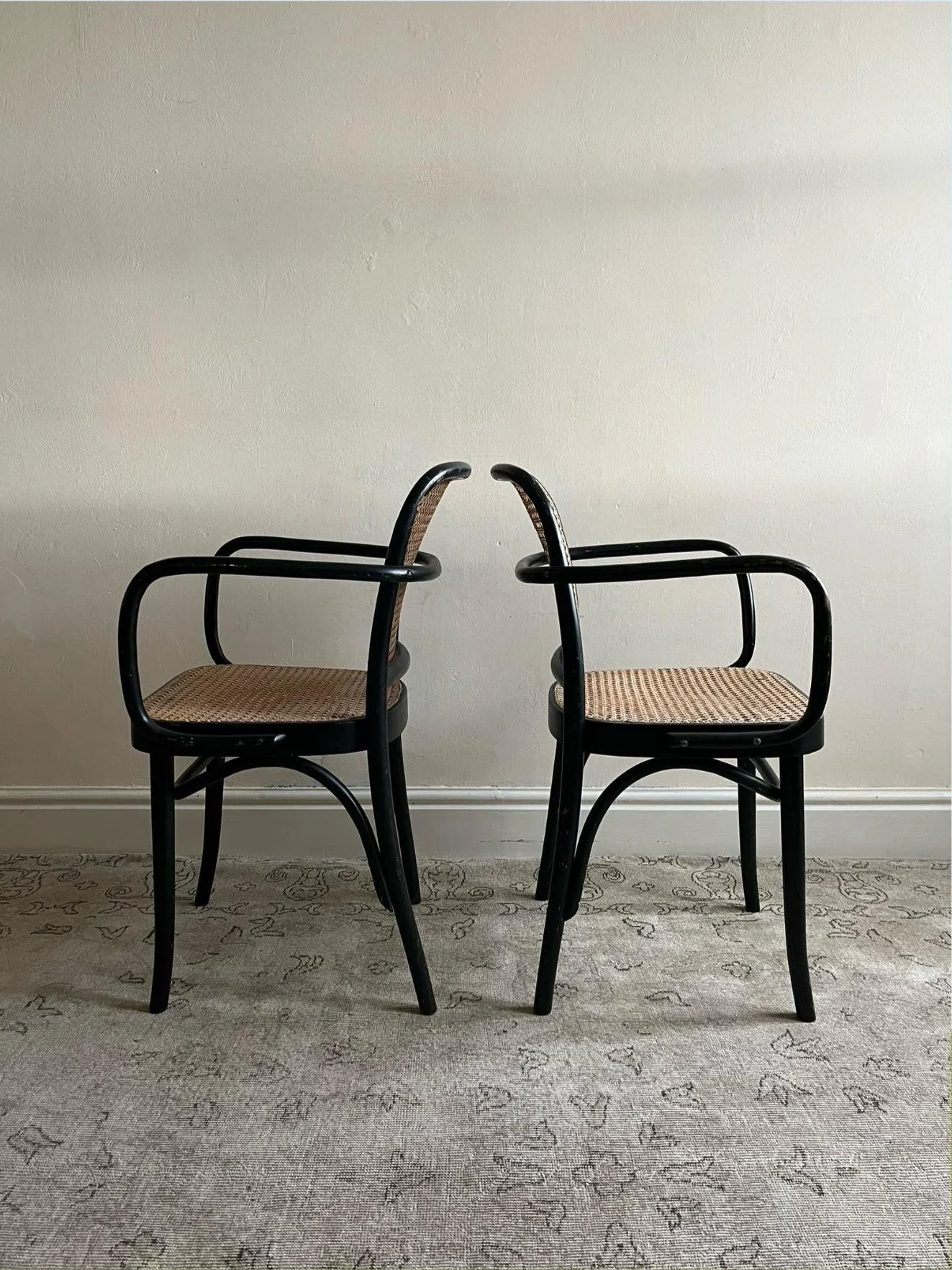 Pair of Vintage 811 Thonet Bentwood Chairs In Black — Bureau